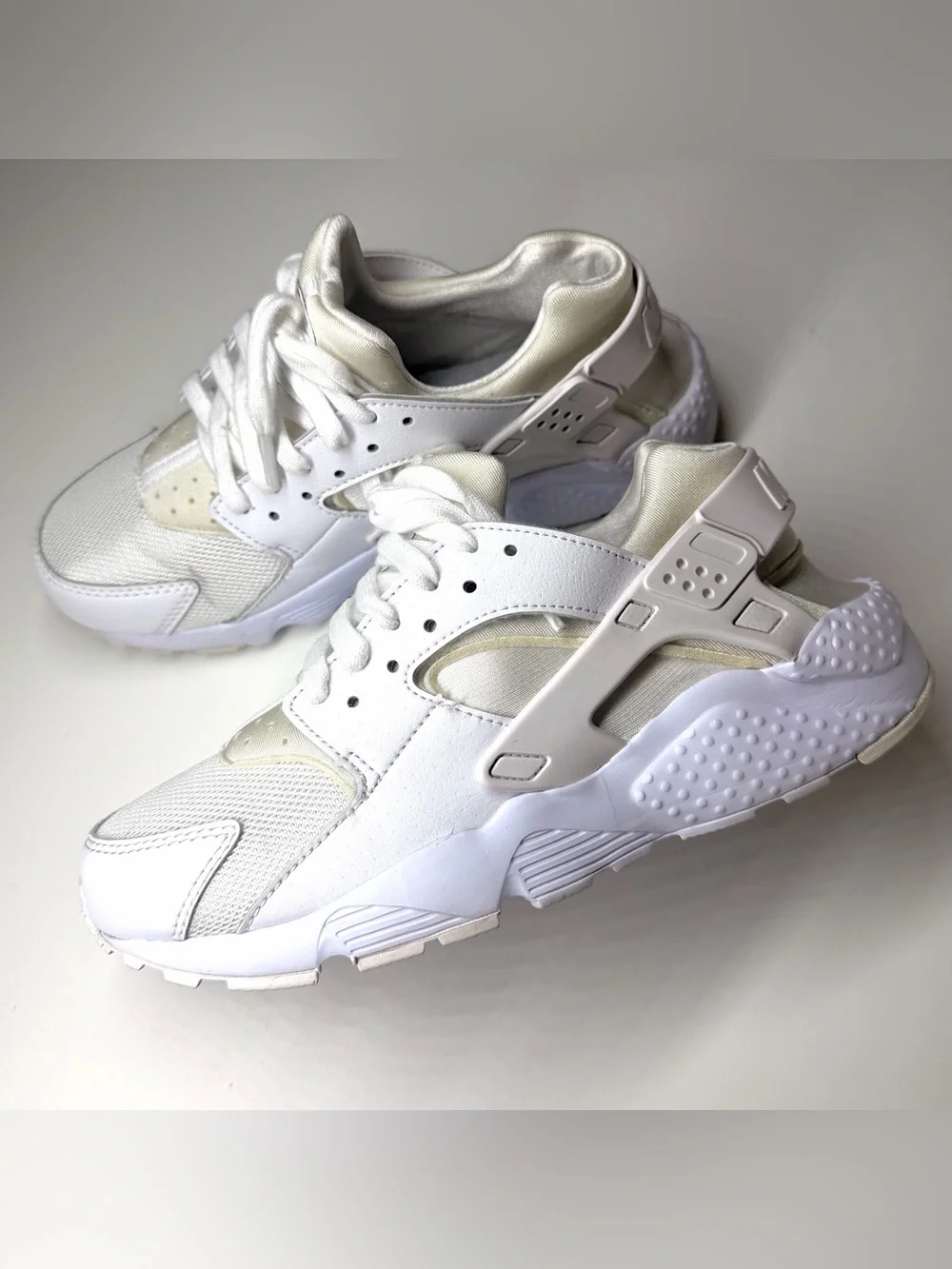 Nike Air Huarache Run (GS) Youth's Size 6.5 Y Sneakers Triple White